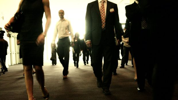 unemployment falls 03